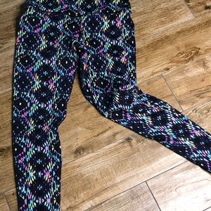 VSX Sport Knockout Line, geo neon, mid-high rise, Medium. No pilling